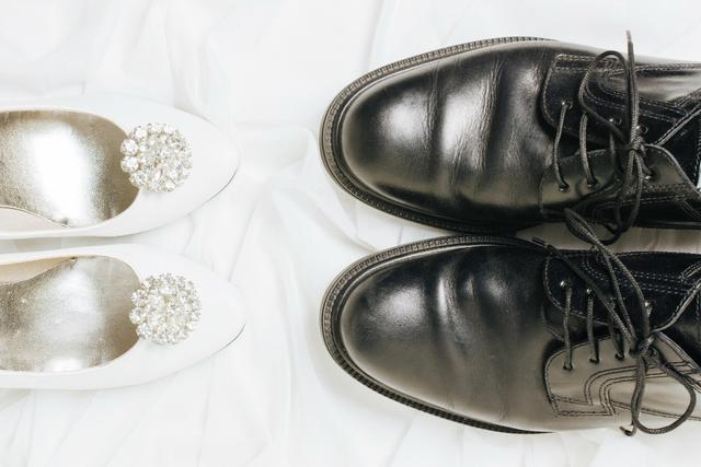Hướng Dẫn Cách Tẩy Mốc Giày Hiệu Quả Ngay Tại Nhà Giúp Đôi Giày Sạch Bong Kin Kít