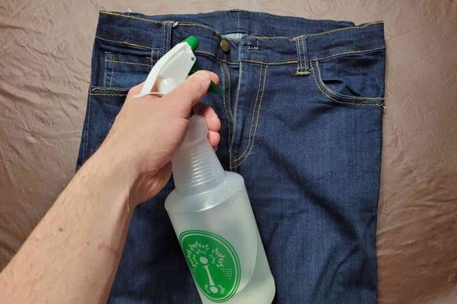 8 Cách làm giãn quần jeans đơn giản và hiệu quả, thực hiện ngay tại nhà