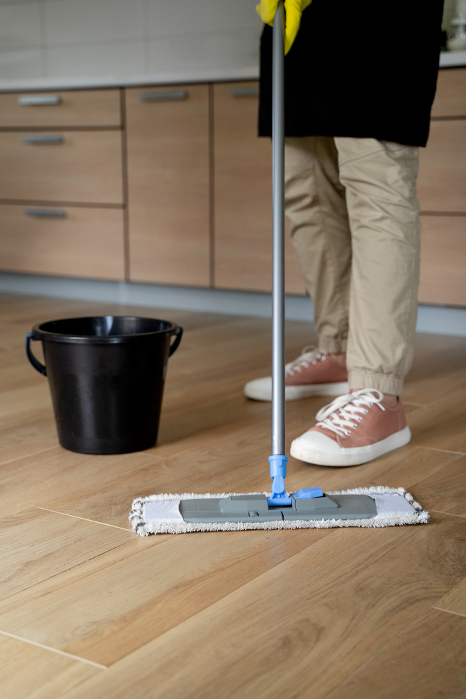 Sử dụng nước lau sàn thân thiện môi trường để bảo vệ sàn nhà