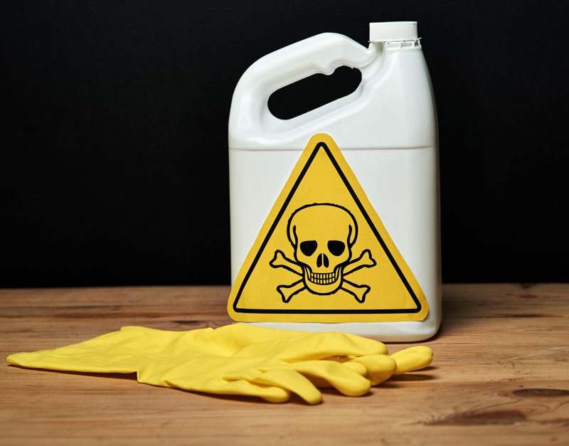 Tránh xa các hóa chất tẩy rửa nhà bếp độc hại